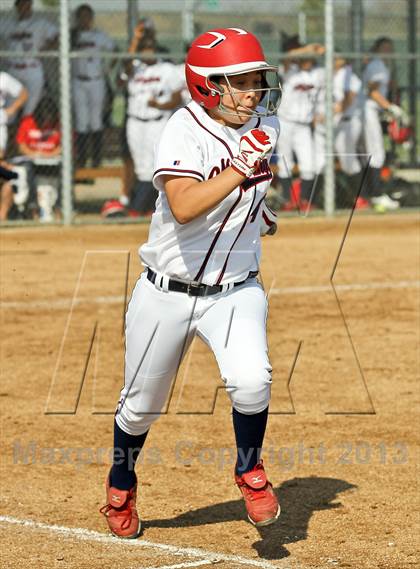 Thumbnail 2 in Highland vs Tulare Western (Mira Monte Invitational) photogallery.