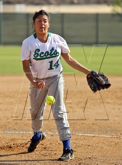 Thumbnail 2 in Highland vs Tulare Western (Mira Monte Invitational) photogallery.