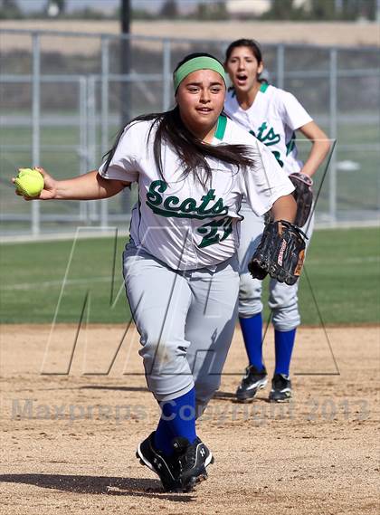 Thumbnail 1 in Highland vs Tulare Western (Mira Monte Invitational) photogallery.