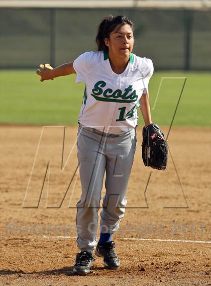 Thumbnail 1 in Highland vs Tulare Western (Mira Monte Invitational) photogallery.