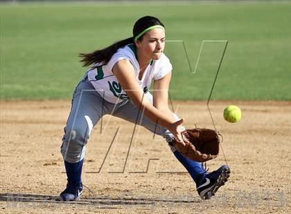 Thumbnail 2 in Highland vs Tulare Western (Mira Monte Invitational) photogallery.