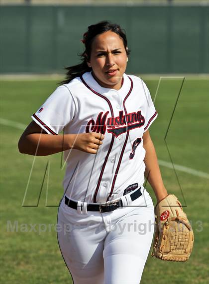 Thumbnail 1 in Highland vs Tulare Western (Mira Monte Invitational) photogallery.