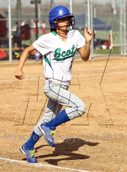 Thumbnail 1 in Highland vs Tulare Western (Mira Monte Invitational) photogallery.