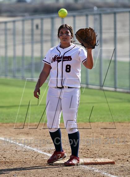 Thumbnail 3 in Highland vs Tulare Western (Mira Monte Invitational) photogallery.