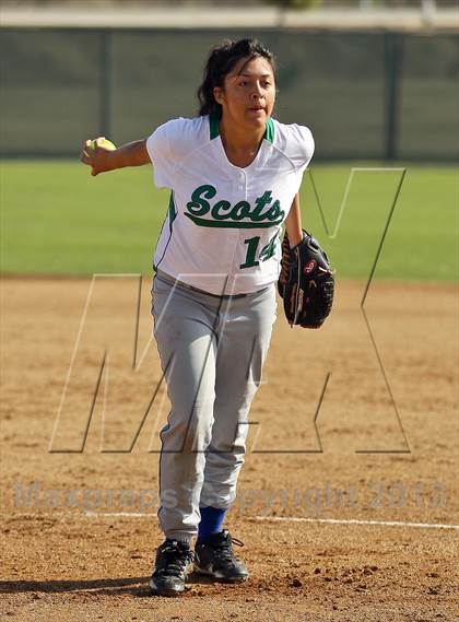 Thumbnail 3 in Highland vs Tulare Western (Mira Monte Invitational) photogallery.