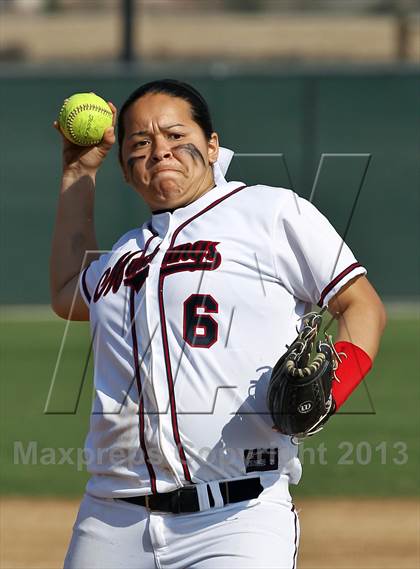 Thumbnail 3 in Highland vs Tulare Western (Mira Monte Invitational) photogallery.