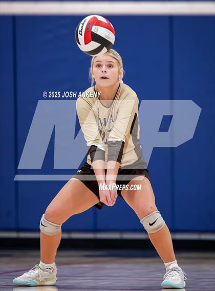 Thumbnail 2 in JV: Mt. Carmel @ Parkview Baptist photogallery.