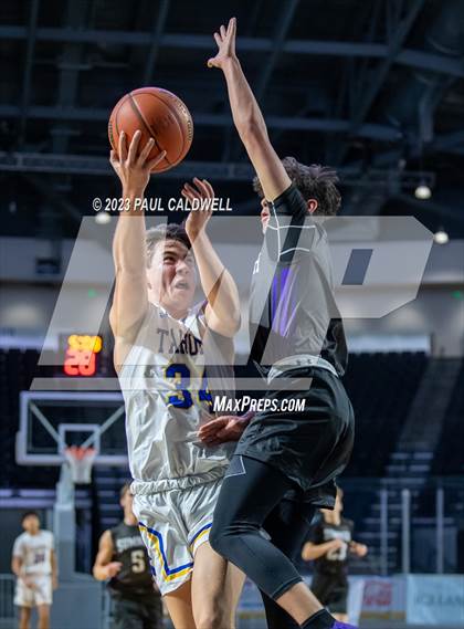 Thumbnail 1 in Tahoma vs. Sumner (King Showcase) photogallery.