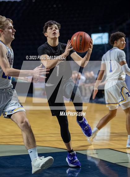 Thumbnail 1 in Tahoma vs. Sumner (King Showcase) photogallery.
