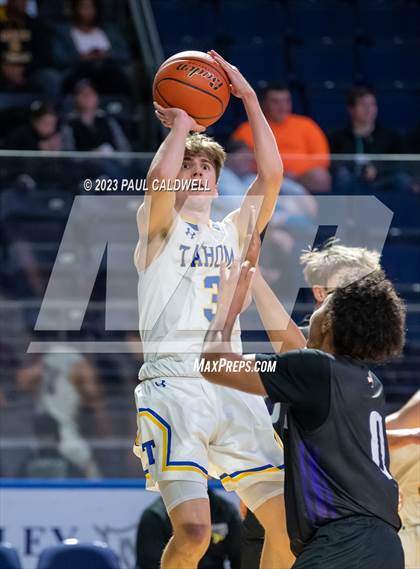 Thumbnail 1 in Tahoma vs. Sumner (King Showcase) photogallery.