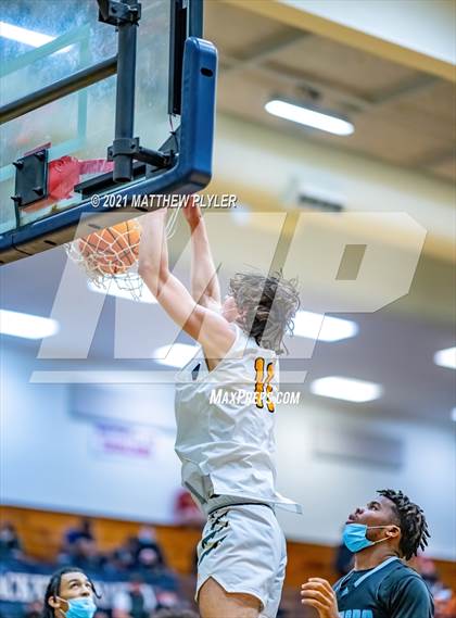 Thumbnail 2 in Overhills vs Apex (Yellow Jacket Christmas Classic Tournament) photogallery.