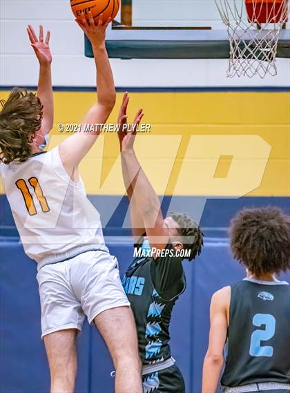 Thumbnail 2 in Overhills vs Apex (Yellow Jacket Christmas Classic Tournament) photogallery.