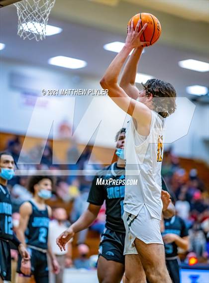 Thumbnail 2 in Overhills vs Apex (Yellow Jacket Christmas Classic Tournament) photogallery.