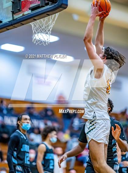 Thumbnail 1 in Overhills vs Apex (Yellow Jacket Christmas Classic Tournament) photogallery.