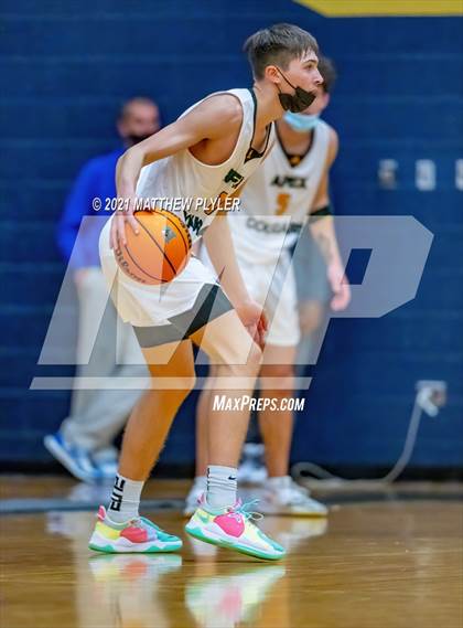 Thumbnail 3 in Overhills vs Apex (Yellow Jacket Christmas Classic Tournament) photogallery.