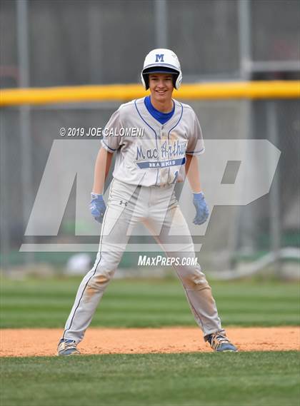 Thumbnail 2 in Lee [Robert E.] vs MacArthur [Douglas] photogallery.