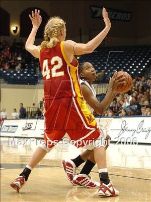 Thumbnail 2 in Mt. Miguel vs. Mt. Carmel (SDS D2 Final) photogallery.