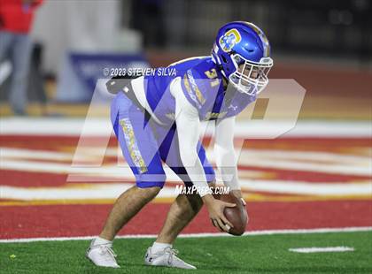 Thumbnail 3 in Mater Dei vs. Serra (CIF Open Division State Final) photogallery.
