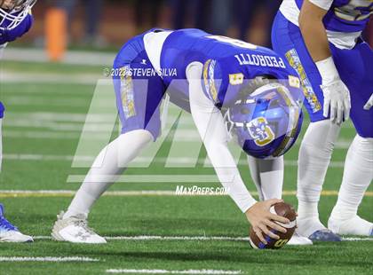 Thumbnail 1 in Mater Dei vs. Serra (CIF Open Division State Final) photogallery.