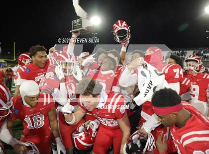 Thumbnail 2 in Mater Dei vs. Serra (CIF Open Division State Final) photogallery.