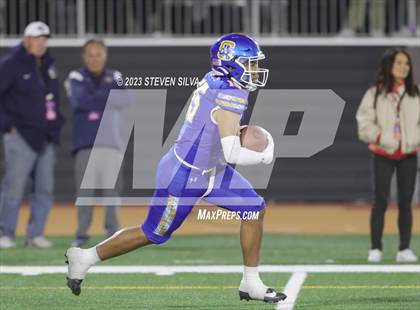 Thumbnail 2 in Mater Dei vs. Serra (CIF Open Division State Final) photogallery.