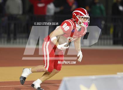Thumbnail 3 in Mater Dei vs. Serra (CIF Open Division State Final) photogallery.