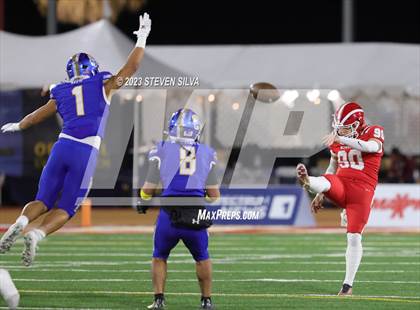 Thumbnail 3 in Mater Dei vs. Serra (CIF Open Division State Final) photogallery.
