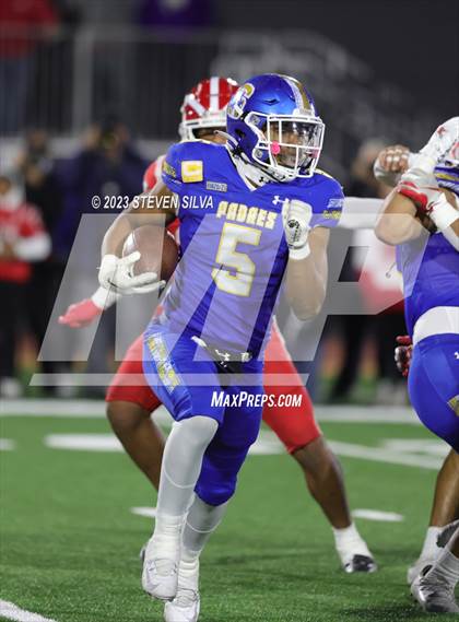 Thumbnail 2 in Mater Dei vs. Serra (CIF Open Division State Final) photogallery.