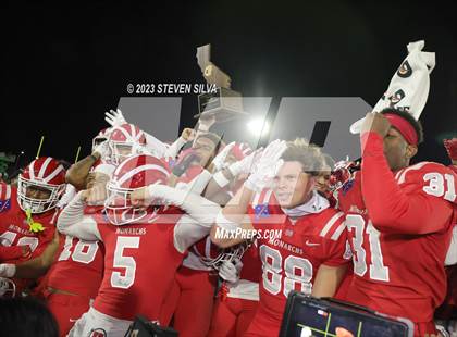 Thumbnail 1 in Mater Dei vs. Serra (CIF Open Division State Final) photogallery.