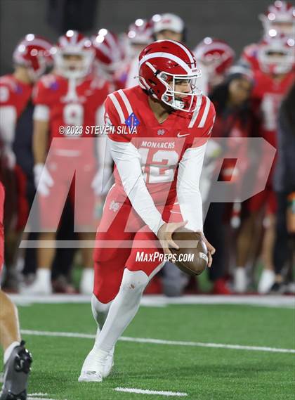 Thumbnail 3 in Mater Dei vs. Serra (CIF Open Division State Final) photogallery.