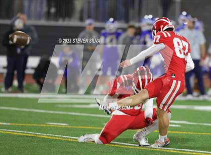 Thumbnail 3 in Mater Dei vs. Serra (CIF Open Division State Final) photogallery.