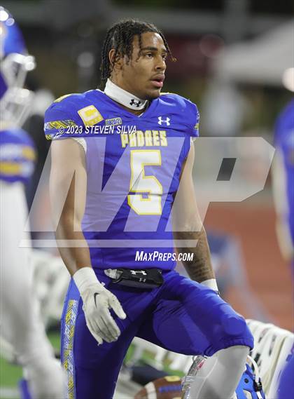 Thumbnail 3 in Mater Dei vs. Serra (CIF Open Division State Final) photogallery.