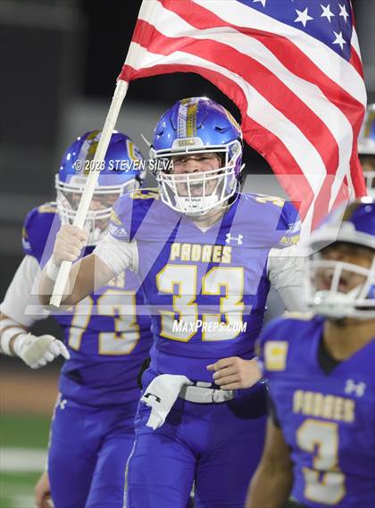 Thumbnail 1 in Mater Dei vs. Serra (CIF Open Division State Final) photogallery.