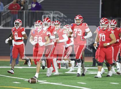 Thumbnail 3 in Mater Dei vs. Serra (CIF Open Division State Final) photogallery.
