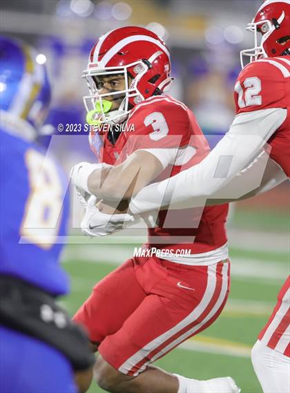Thumbnail 2 in Mater Dei vs. Serra (CIF Open Division State Final) photogallery.