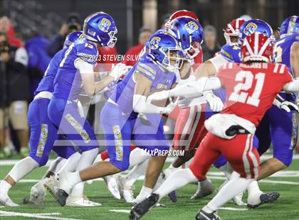 Thumbnail 3 in Mater Dei vs. Serra (CIF Open Division State Final) photogallery.