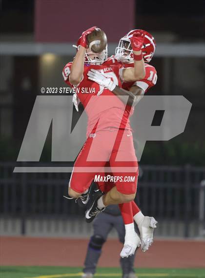 Thumbnail 2 in Mater Dei vs. Serra (CIF Open Division State Final) photogallery.