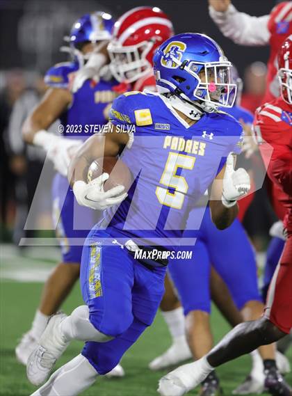 Thumbnail 1 in Mater Dei vs. Serra (CIF Open Division State Final) photogallery.