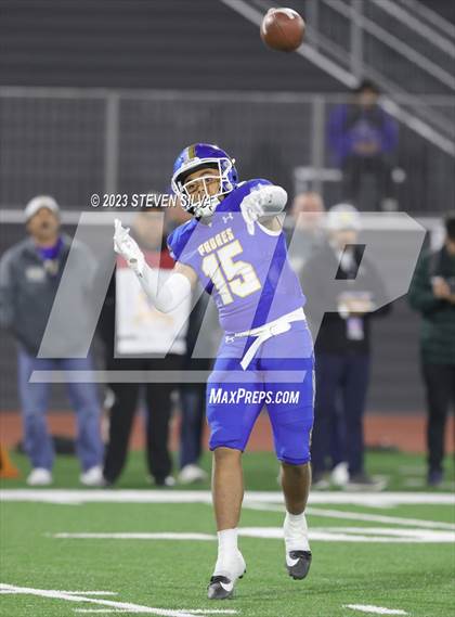 Thumbnail 1 in Mater Dei vs. Serra (CIF Open Division State Final) photogallery.