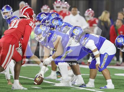 Thumbnail 2 in Mater Dei vs. Serra (CIF Open Division State Final) photogallery.