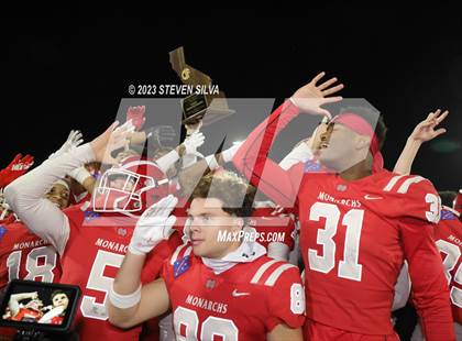Thumbnail 3 in Mater Dei vs. Serra (CIF Open Division State Final) photogallery.