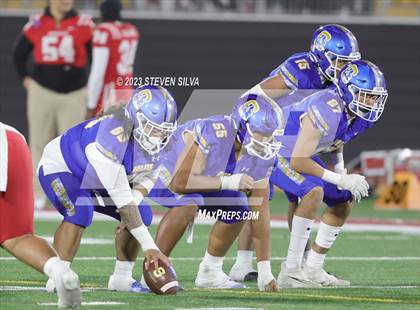 Thumbnail 3 in Mater Dei vs. Serra (CIF Open Division State Final) photogallery.
