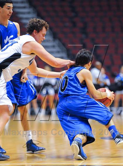 Thumbnail 3 in Valley Christian @ Snowflake (AIA D3 Semifinals) photogallery.