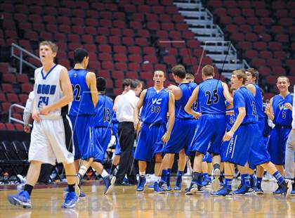 Thumbnail 2 in Valley Christian @ Snowflake (AIA D3 Semifinals) photogallery.