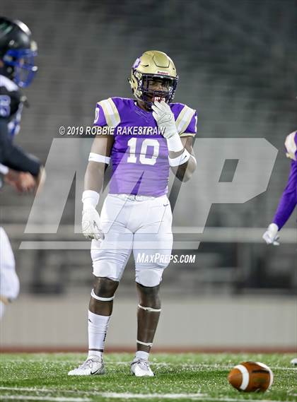 Thumbnail 1 in Mart vs. Detroit (UIL 2A Division 2 Region 3 Area Playoff) photogallery.