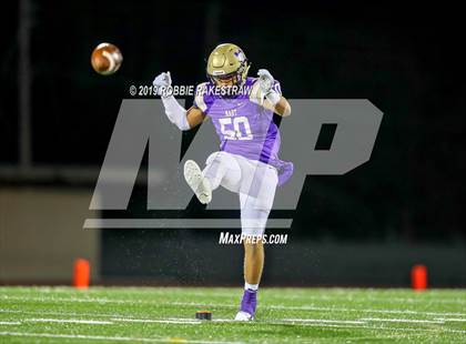 Thumbnail 1 in Mart vs. Detroit (UIL 2A Division 2 Region 3 Area Playoff) photogallery.