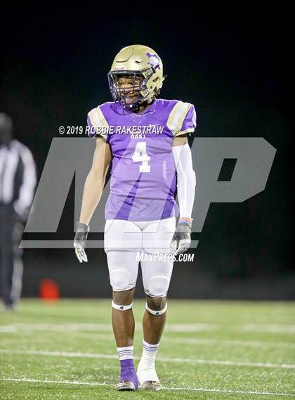 Thumbnail 3 in Mart vs. Detroit (UIL 2A Division 2 Region 3 Area Playoff) photogallery.