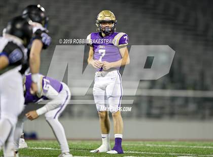 Thumbnail 2 in Mart vs. Detroit (UIL 2A Division 2 Region 3 Area Playoff) photogallery.