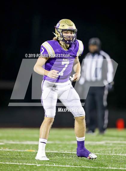 Thumbnail 1 in Mart vs. Detroit (UIL 2A Division 2 Region 3 Area Playoff) photogallery.