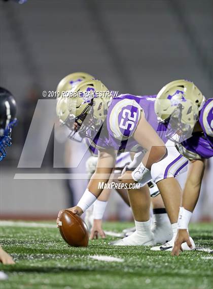Thumbnail 2 in Mart vs. Detroit (UIL 2A Division 2 Region 3 Area Playoff) photogallery.